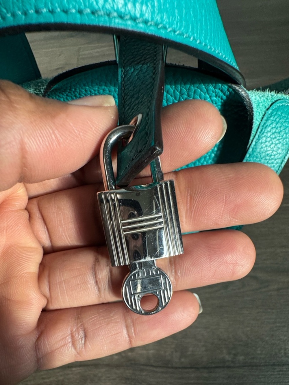 ❌ SOLD ❌


Hermes Picotin 18 with Palladium Hardware - Picture 8 of 8